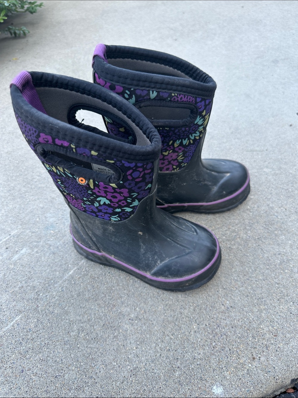 Bogs Kids Black and Purple Floral Waterproof Rain Boots